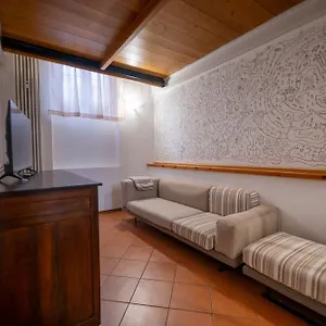 https://ugo-bassi-23.italymilanhotels.net