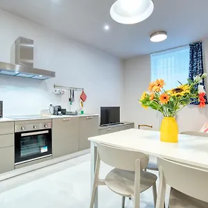 https://charlotte-bb-house-milano.italymilanhotels.net